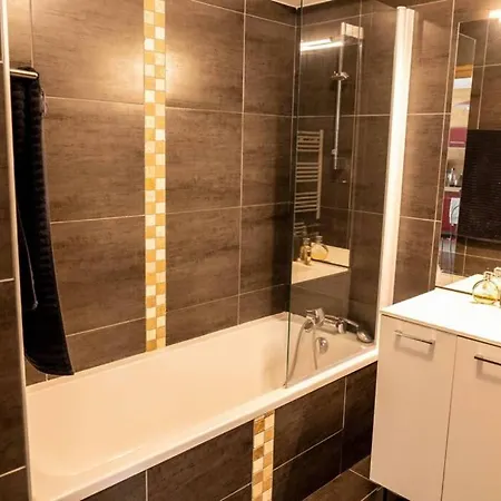 New Ideally Located In Апартаменти *